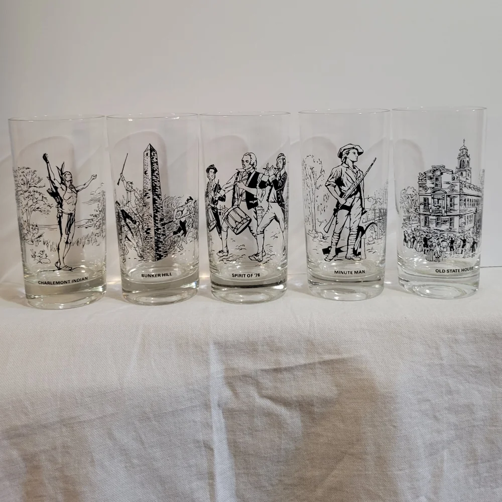 Vintage Set of 5 Historical Tumblers Glasses 1776 Commemorative
